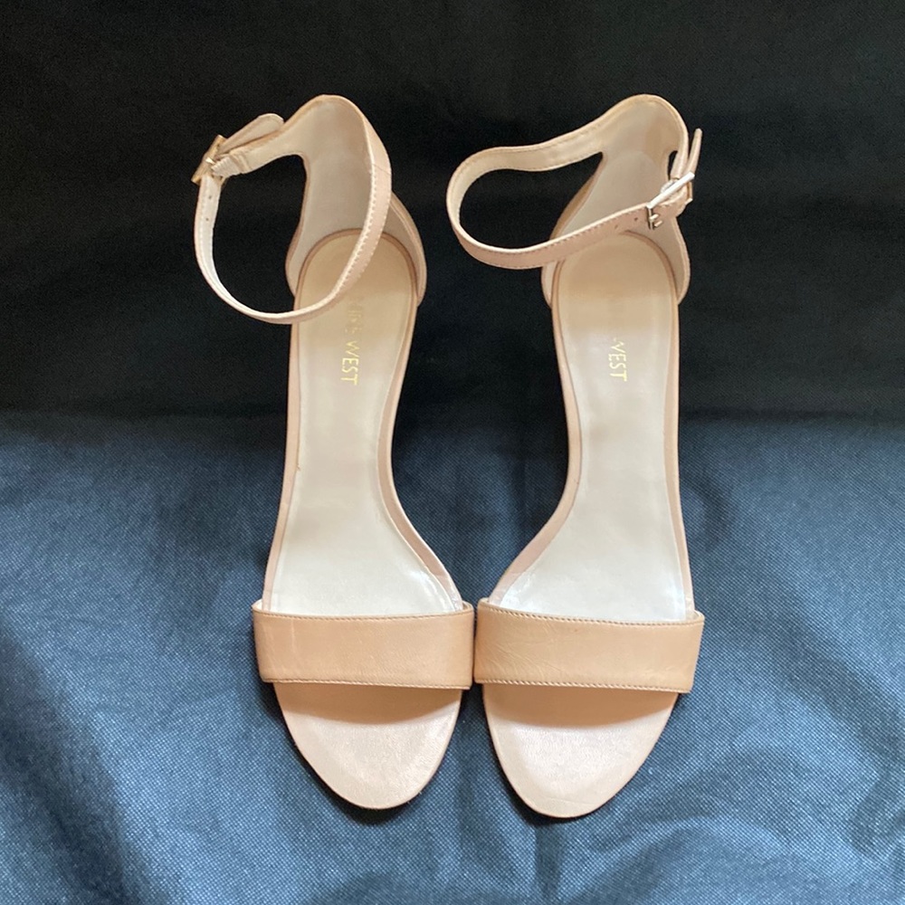 Nine West “Leisa” Sandals, size 8.5M, Tan, Ankle Strap, Open Toe Shoes